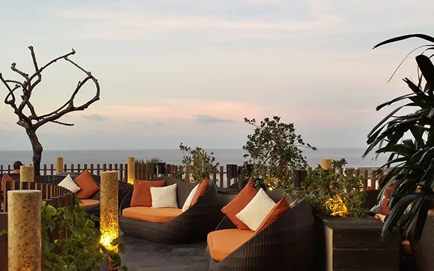 Rooftop Lounge & Bar