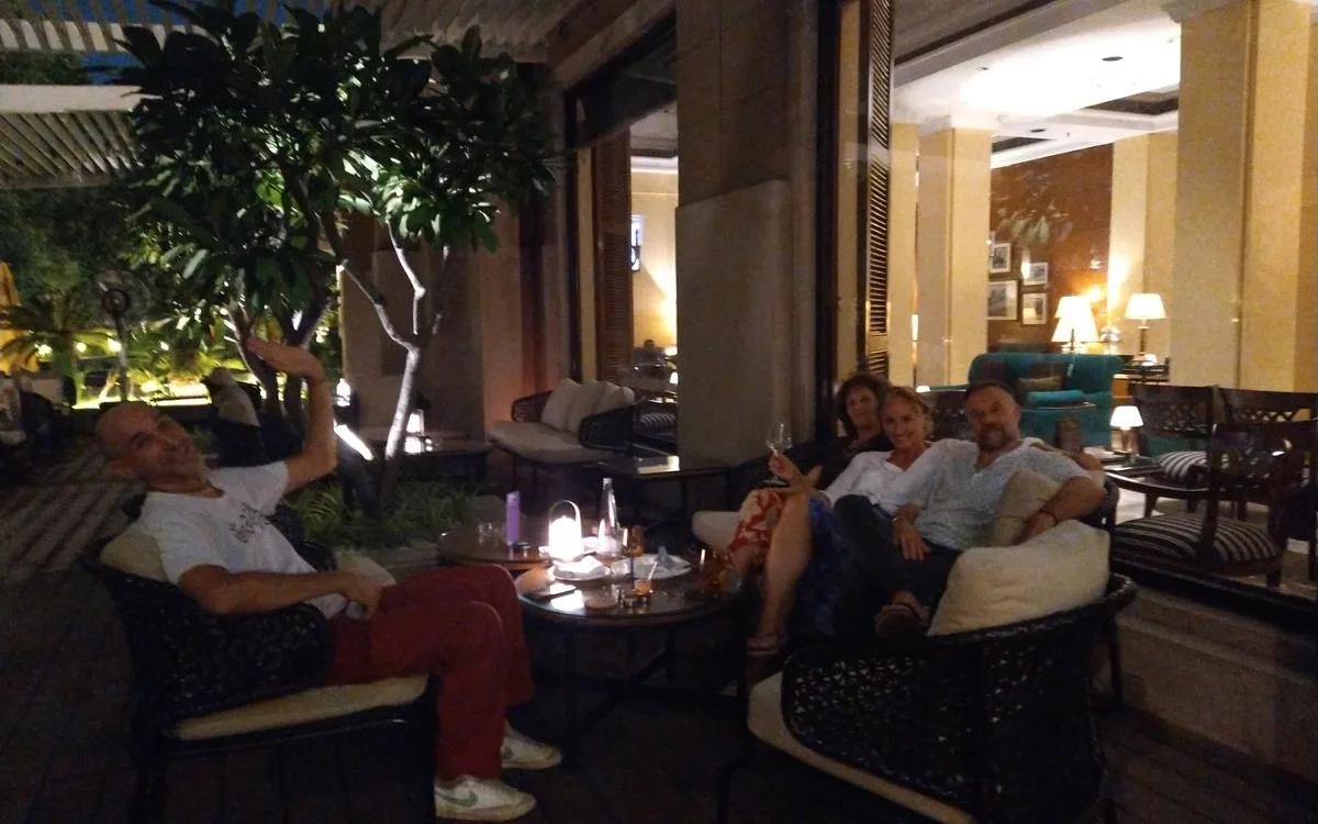 Savannah Bar at Sanctoo Suites & Villas