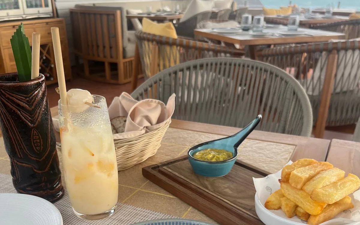 Secana Pool Bar