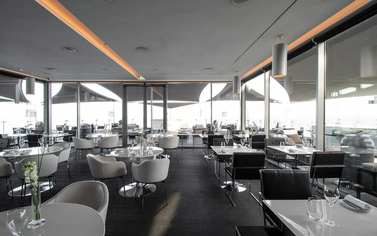 Semana River Lounge