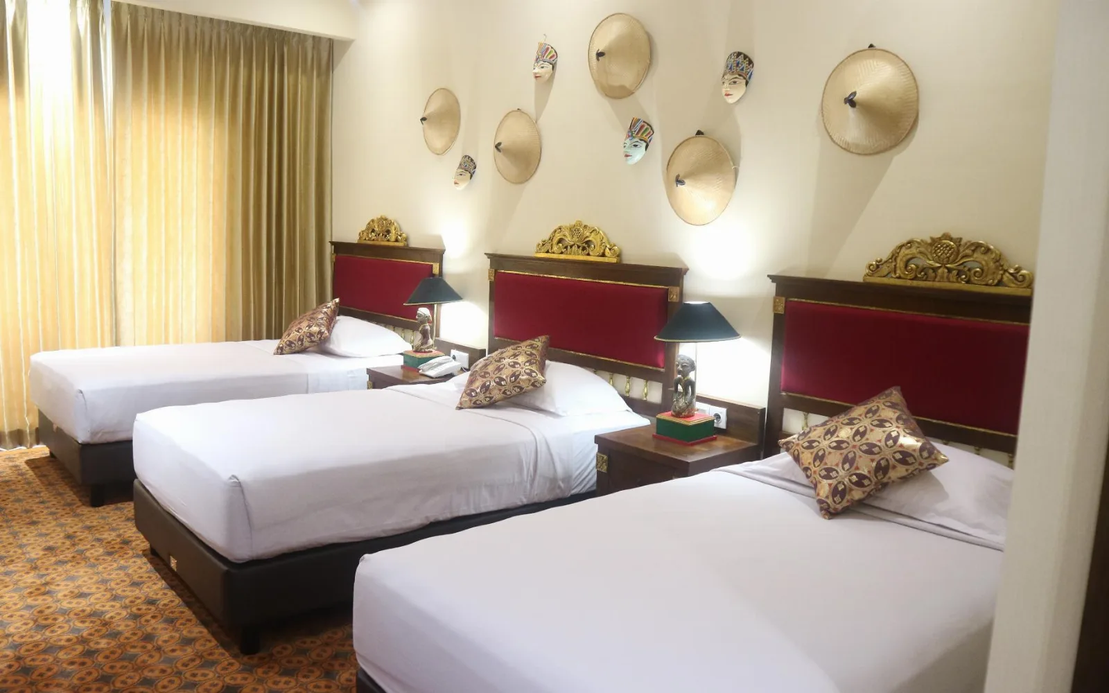Senyum Brasserie at Senyum World Hotel