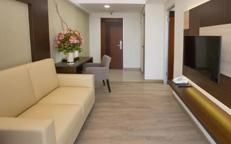 Sky Garden Bistro at Hotel Gunawangsa MERR