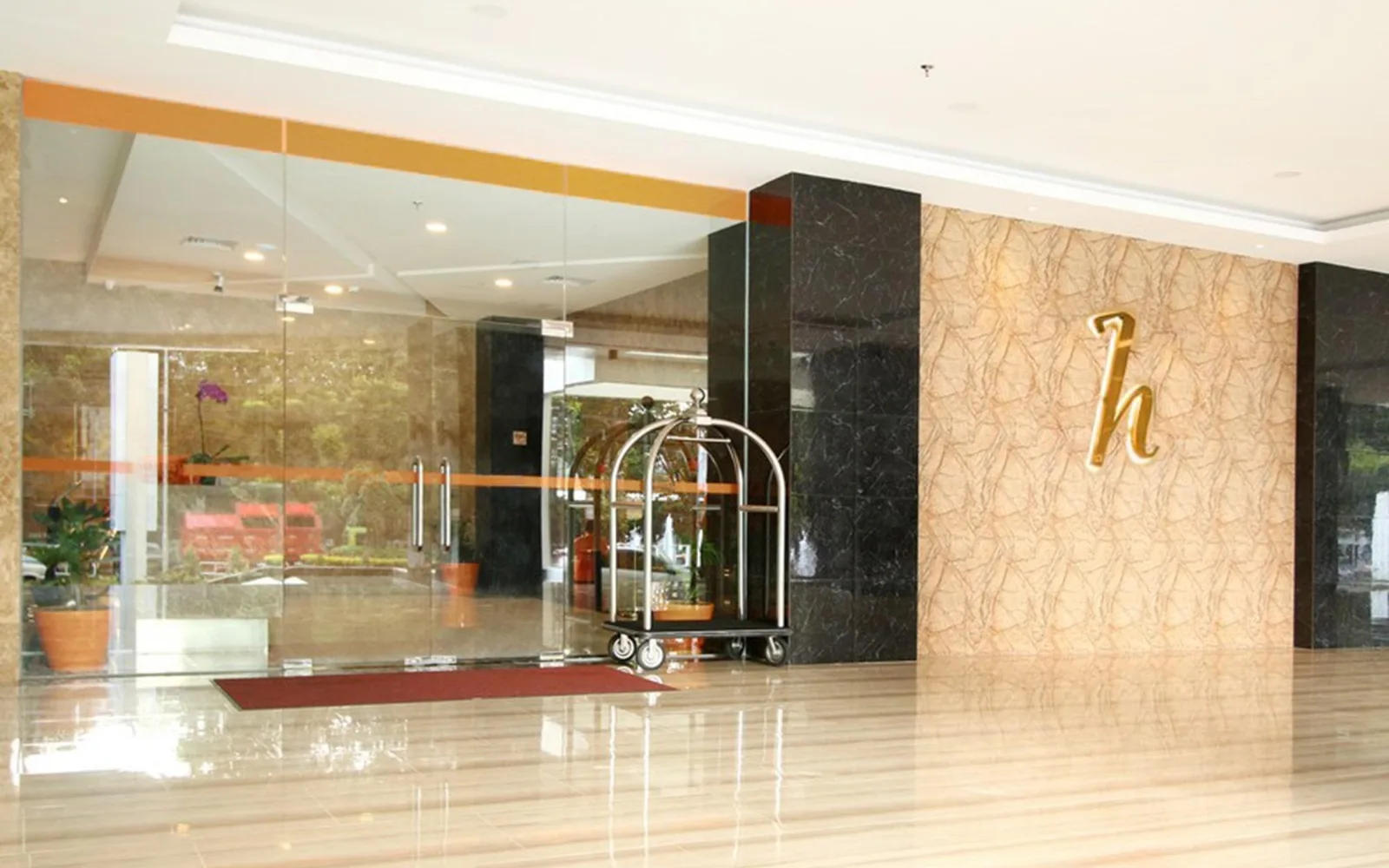Sky Lounge Sentraland at Horison Ultima Sentraland Simpang Lima Semarang
