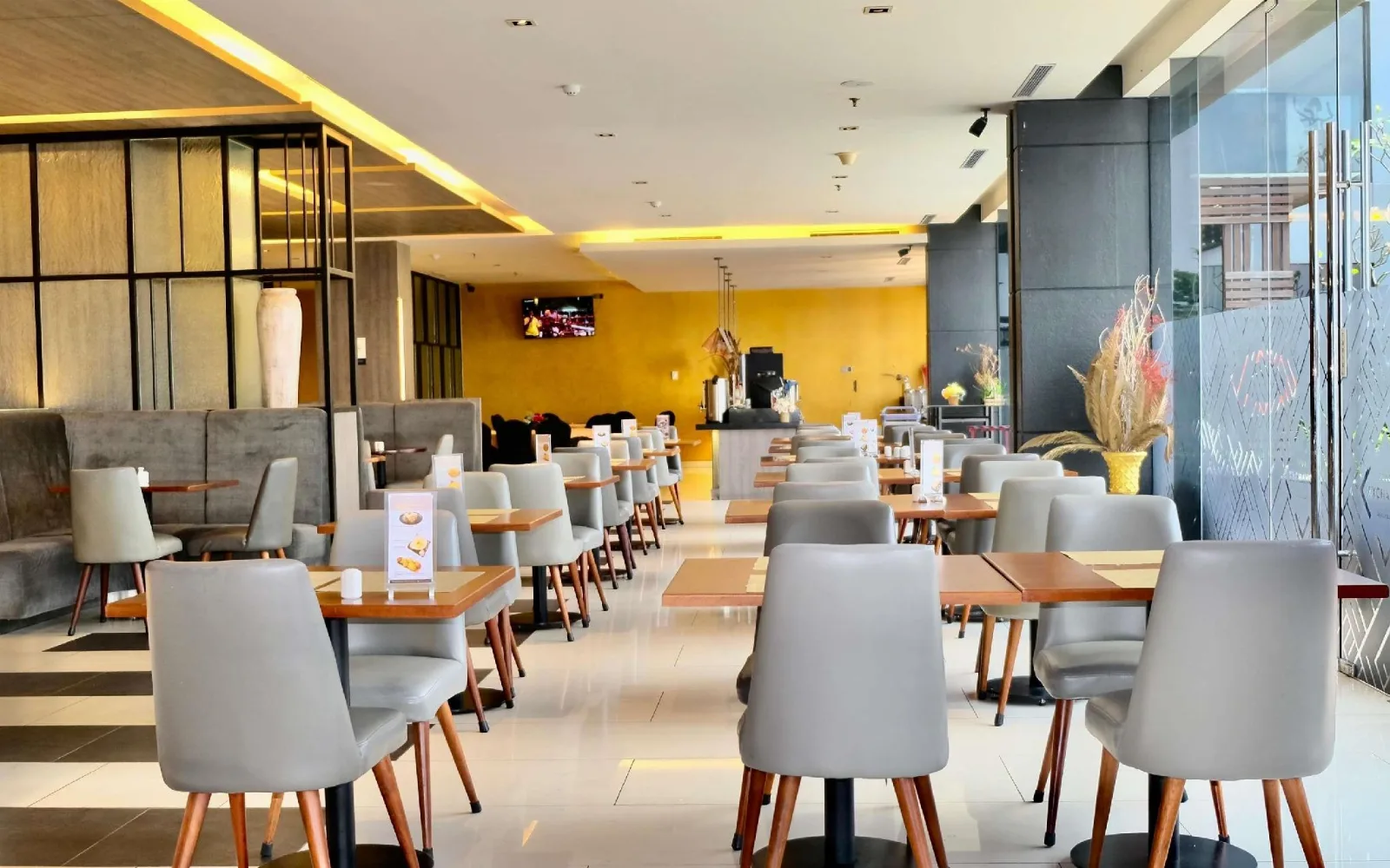 Sky Pool Bar at Novotel Pekanbaru