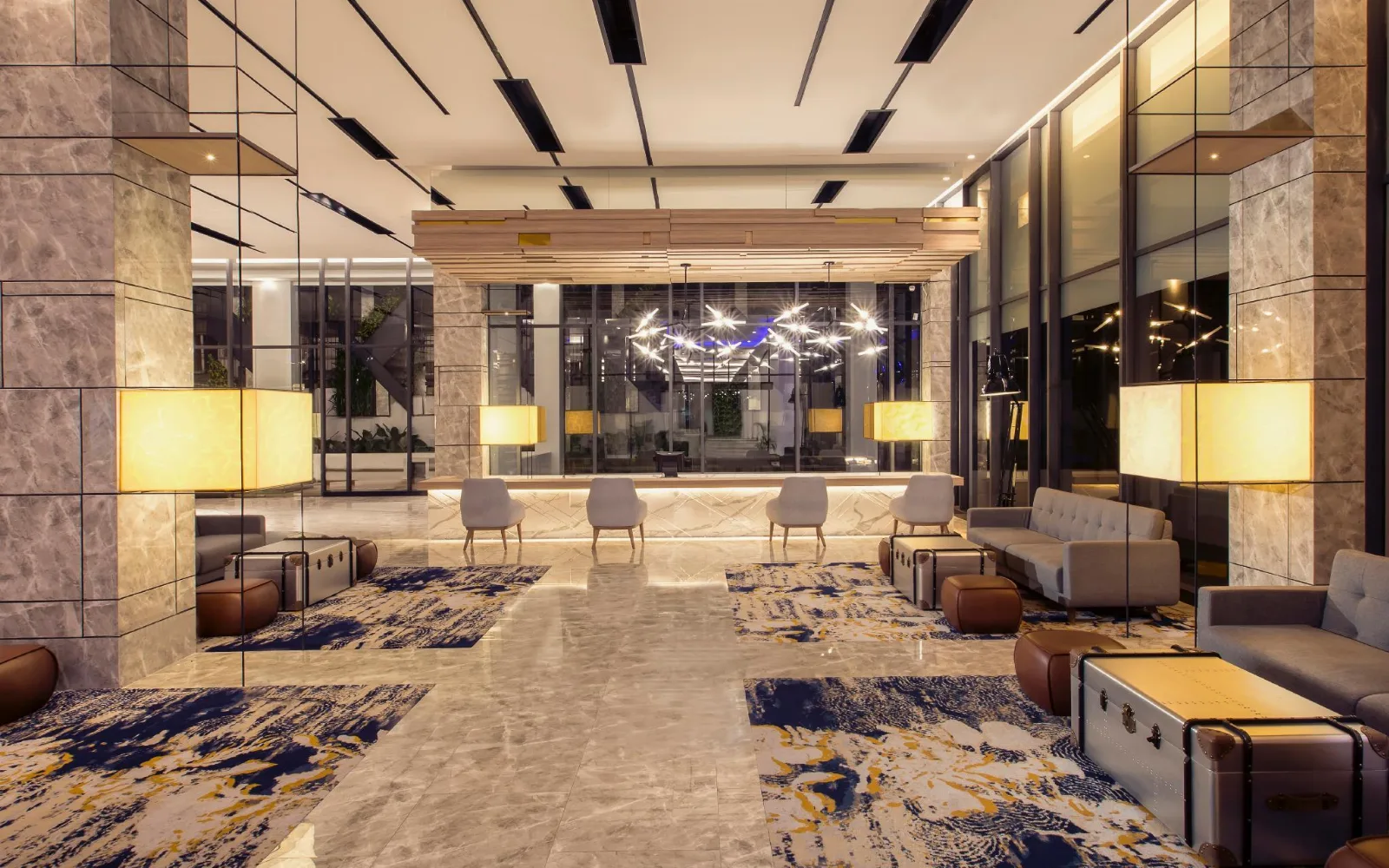 Skyview Pool & Bar