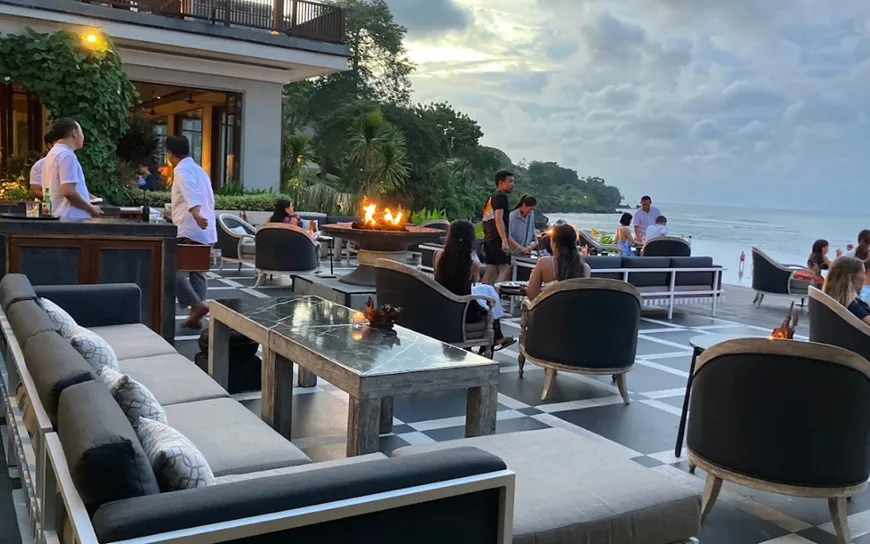 SMOKEY ROOFTOP LOUNGE & BAR at Le Méridien Bali Jimbaran