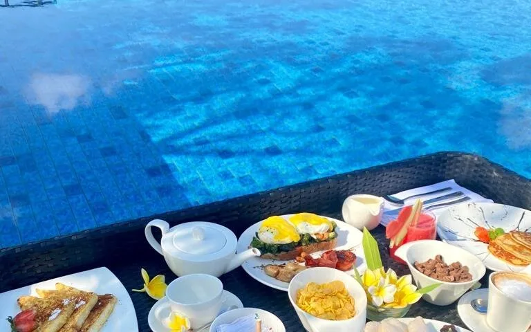 Sovereign Restaurant at Sovereign Bali Hotel