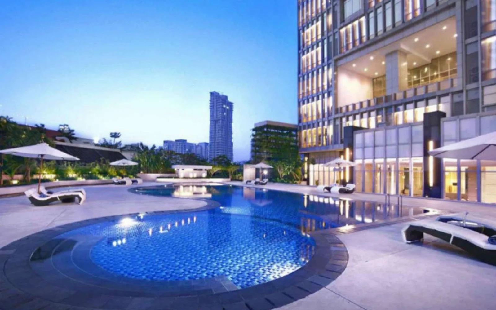 Splash Pool Bar