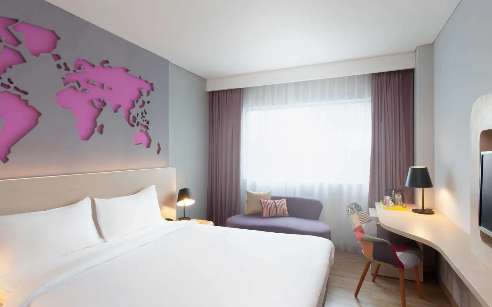 sTREATs Restaurant at Ibis Styles Jakarta Airport Hotel