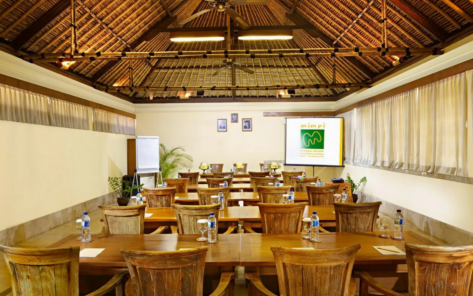 Sunset Breeze Bar at Mimpi Resort Menjangan