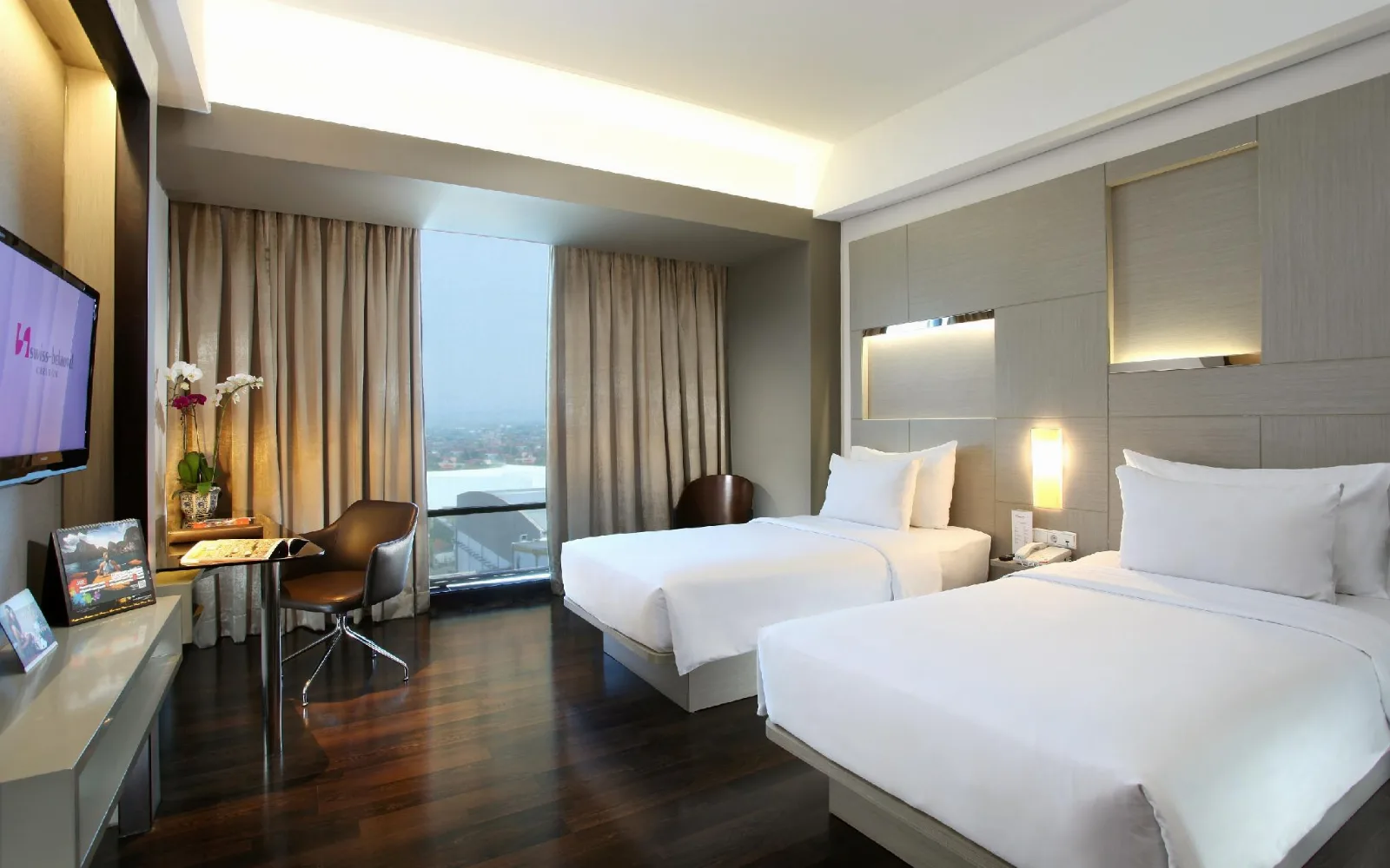 Swiss-Café Restaurant at Swiss-Belhotel Cirebon
