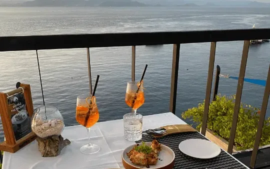 Table Stone Restaurant at Adiwana Suweta