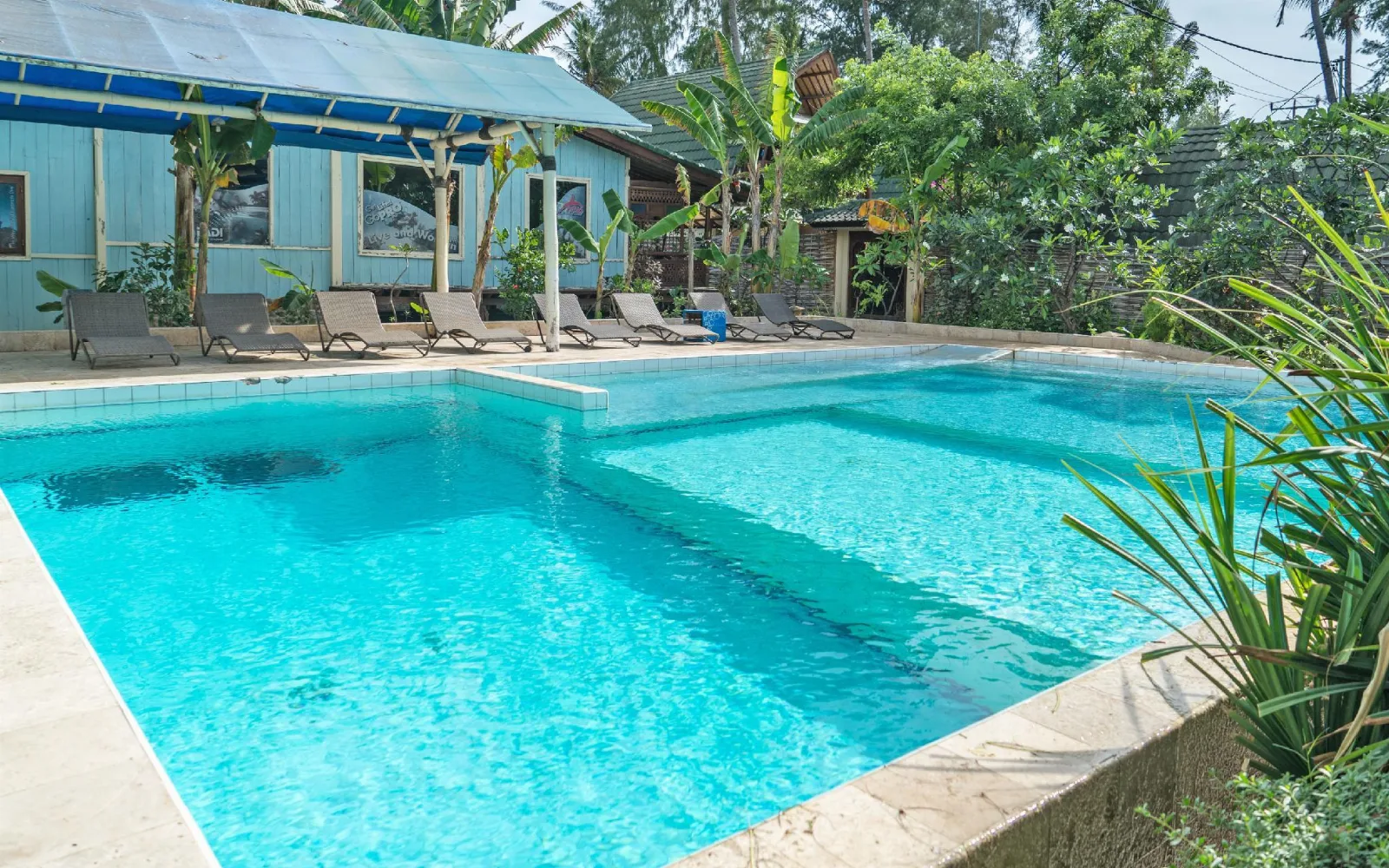The 7SEAS Beach Club & Lounge