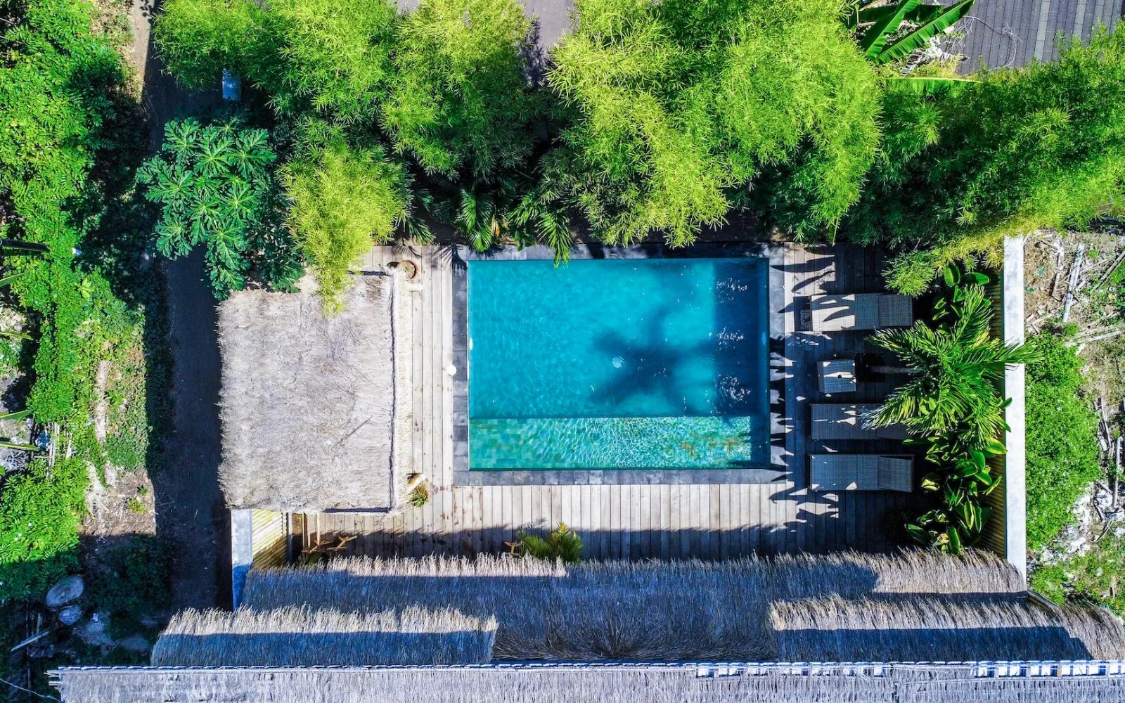 The Akasia Beach Club & Lounge