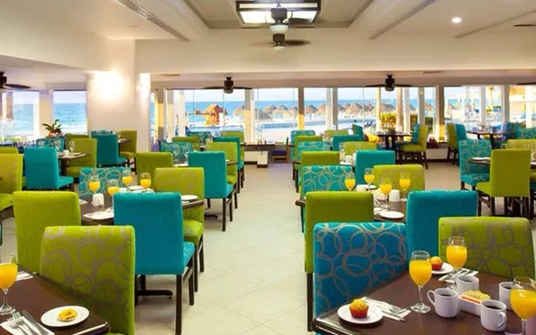 The Aquamarine Lounge at Aquamarine Villas III by BREIG