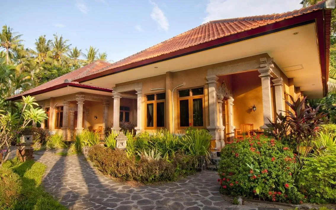 The Banyualit Lounge at Banyualit Spa 'n Resort Lovina