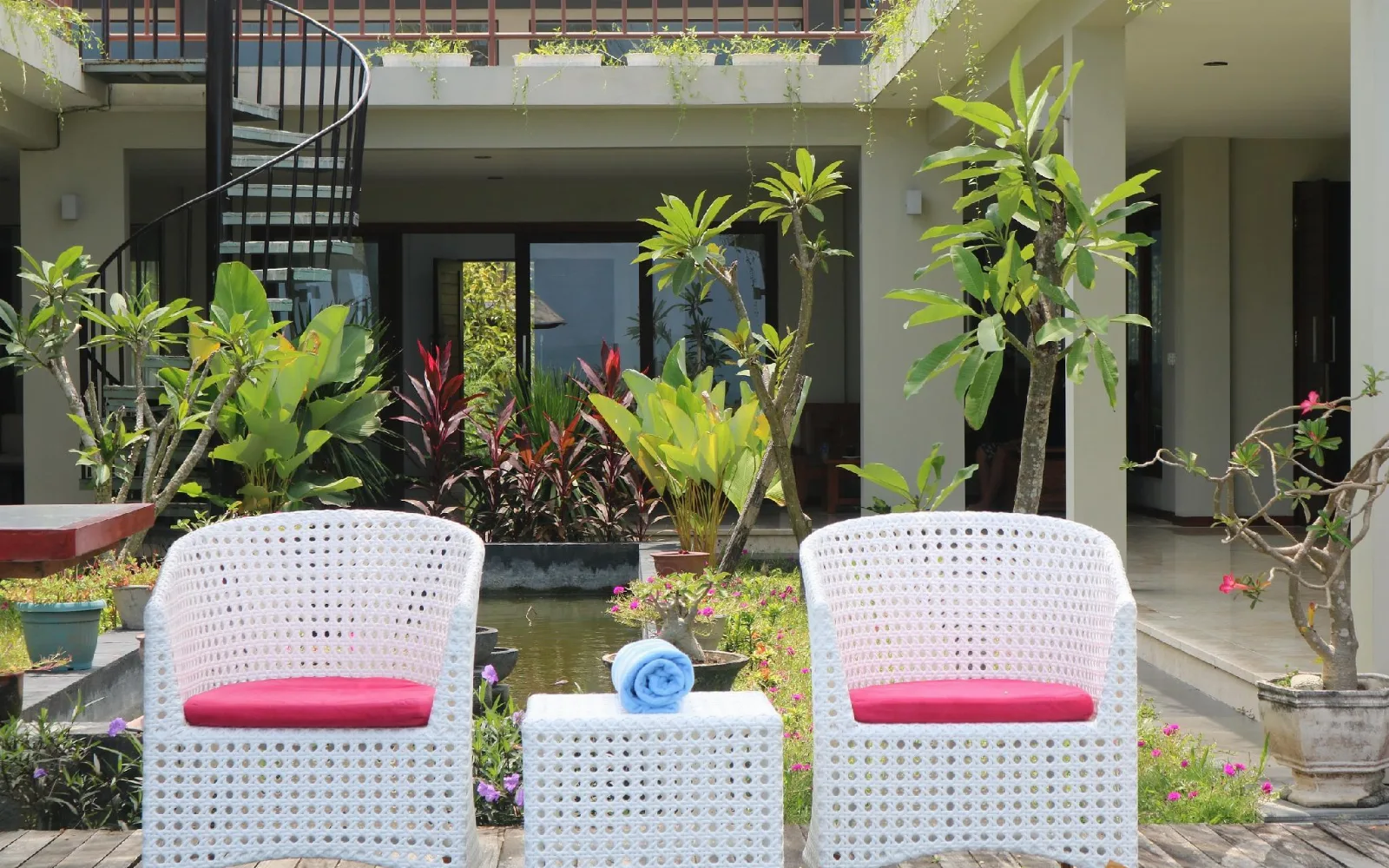 The Blue Beach Club & Lounge at Blue Salt Villa