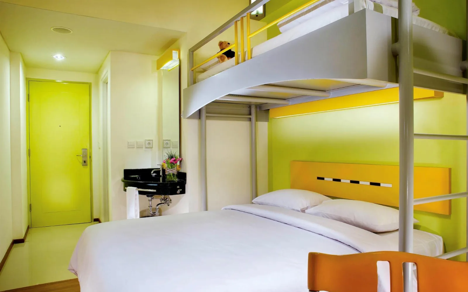 The Breakfast Room at Ibis Budget Jakarta Cikini