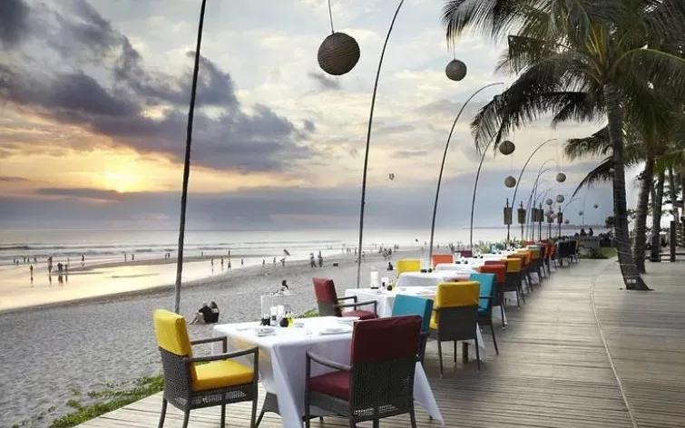 The Camaya Lounge