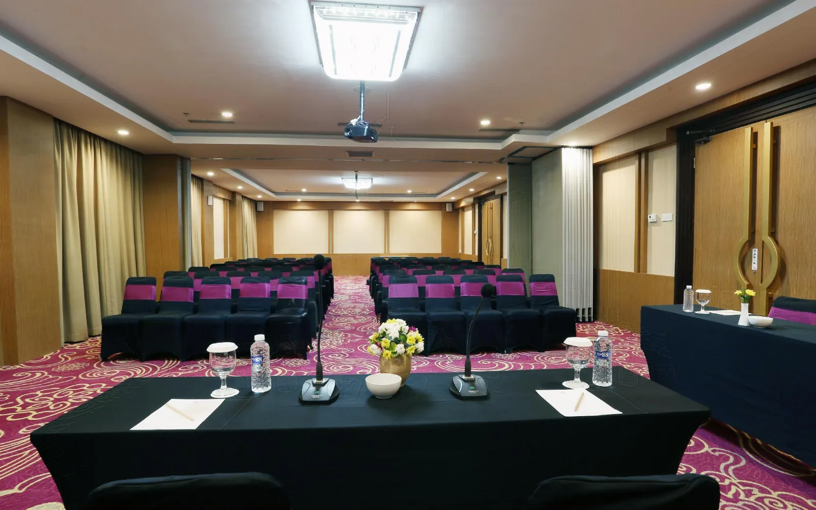 The Coffee Lounge at Grand Sunshine Resort and Convention