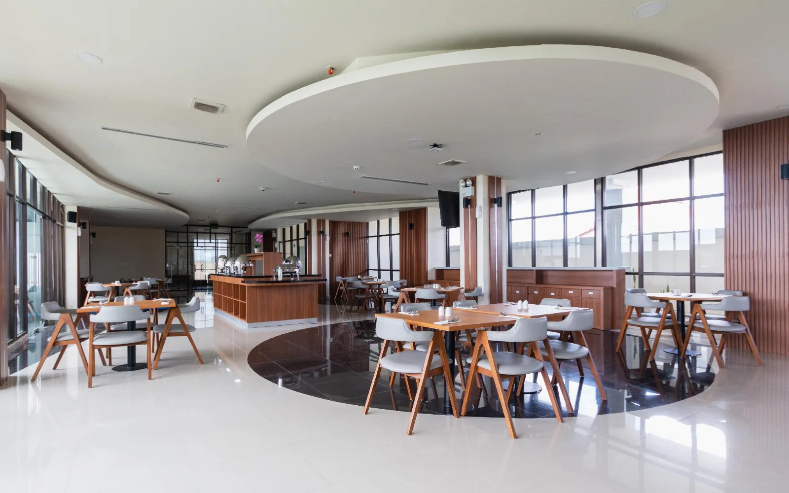The De Beach Club & Lounge