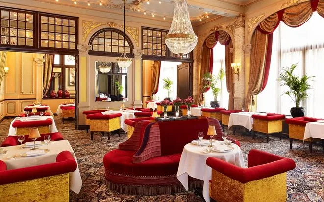 The Des Lounge