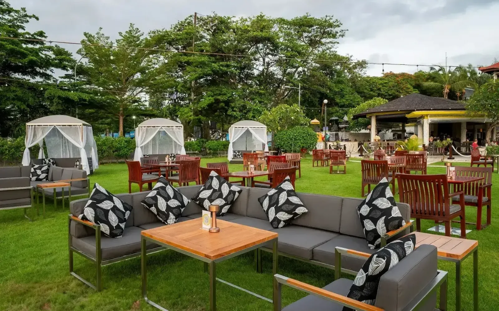 The Dewani Lounge at Dewani Villa Resort