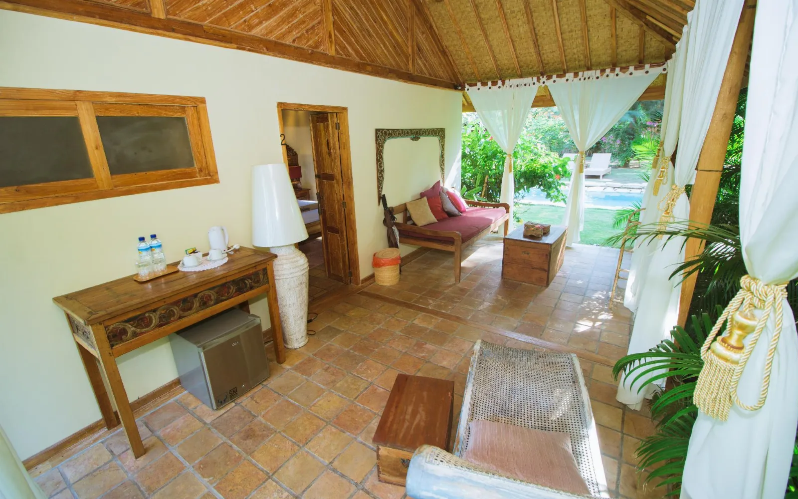 The Dolcemare Beach Club & Lounge