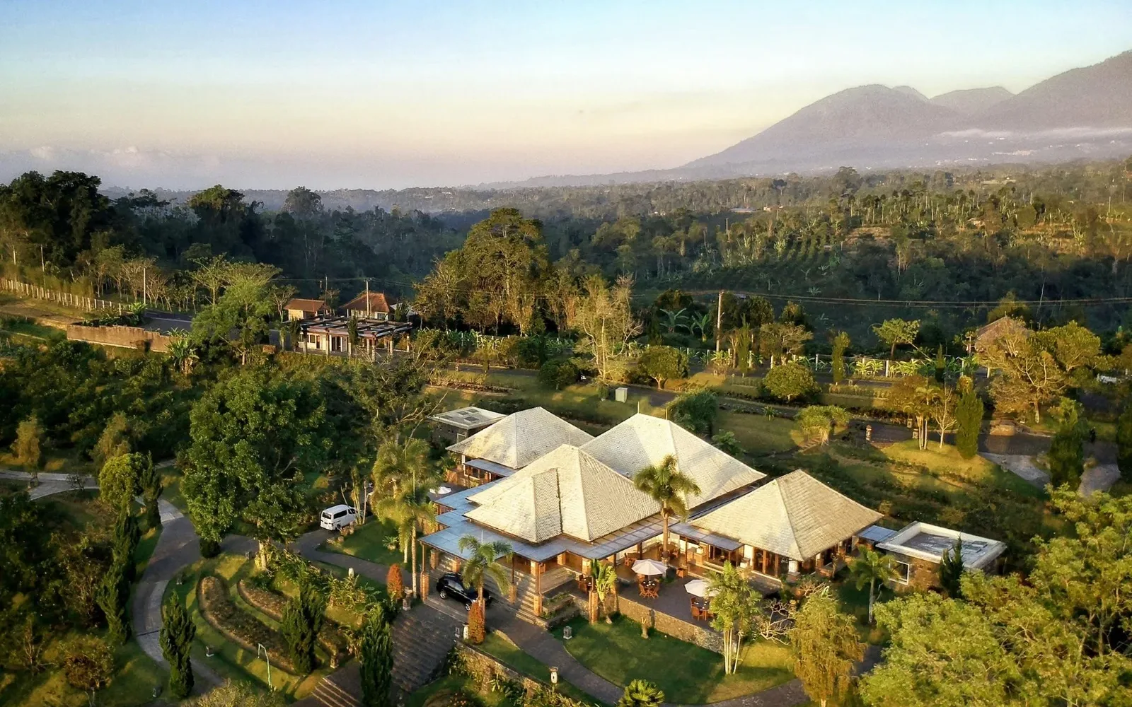 The Farmhouse Lounge at Bagus Agro Pelaga