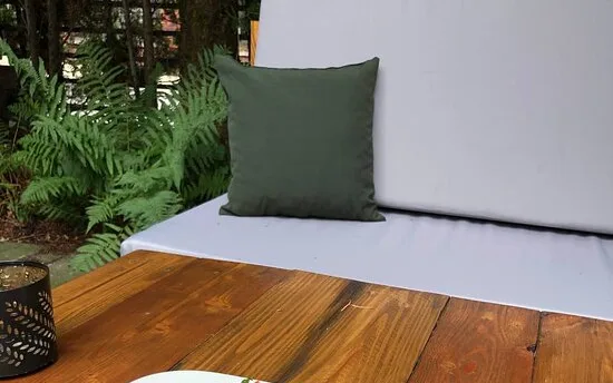 The Garden Lounge