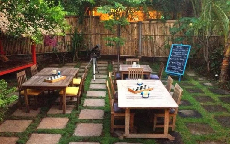 The Grill Bar & Restaurant Amed