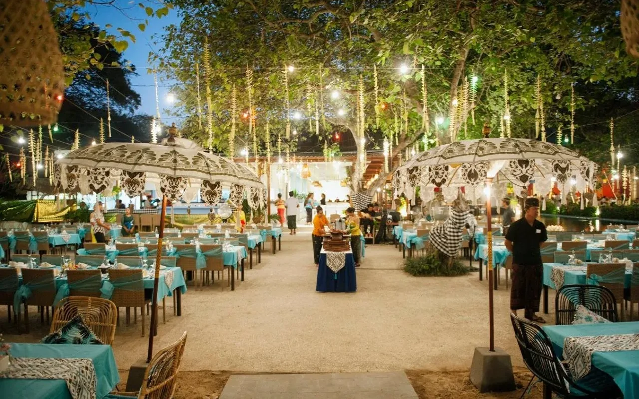 The Lavaya Lounge