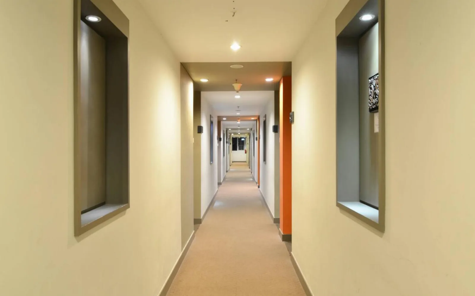 The Lobby Lounge