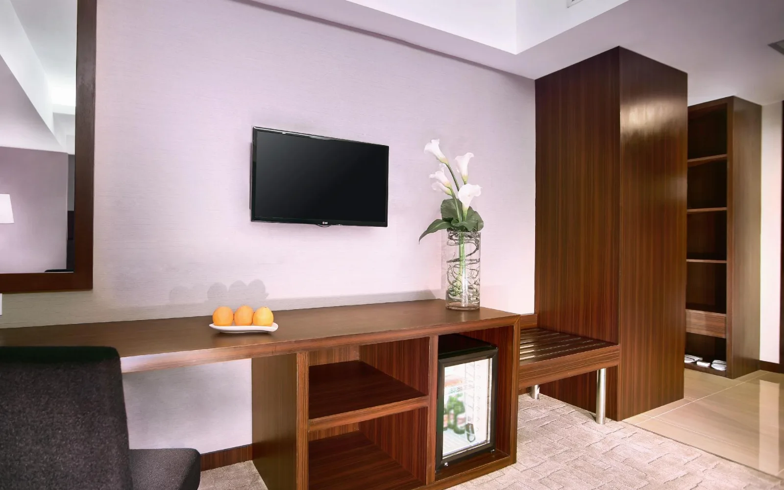 The Lounge & Bar at Aston Madiun Hotel and Conference Center