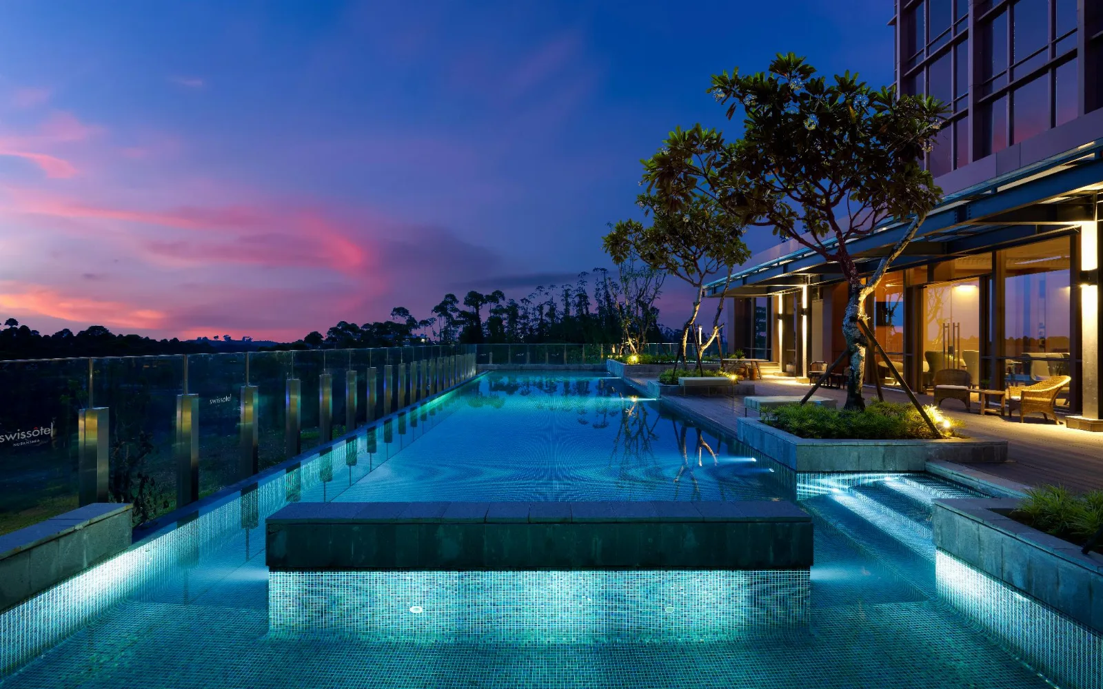 The Lounge & Bar Nusantara at Swissotel Nusantara
