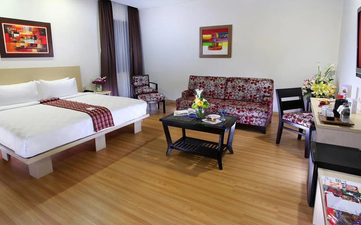 The Lounge & Bar at Swiss-Belinn Panakkukang Makassar