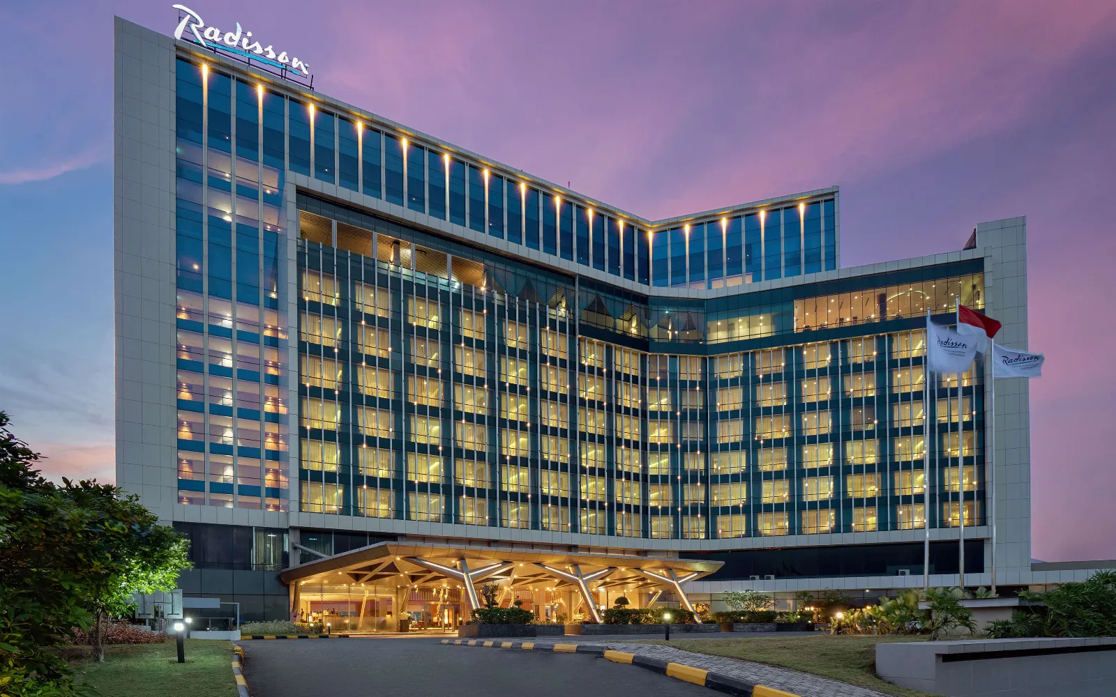 The Lounge at Radisson Golf and Convention Center Batam