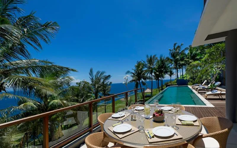 The Malimbu Beach Club & Lounge at Malimbu Cliff Villa Lombok