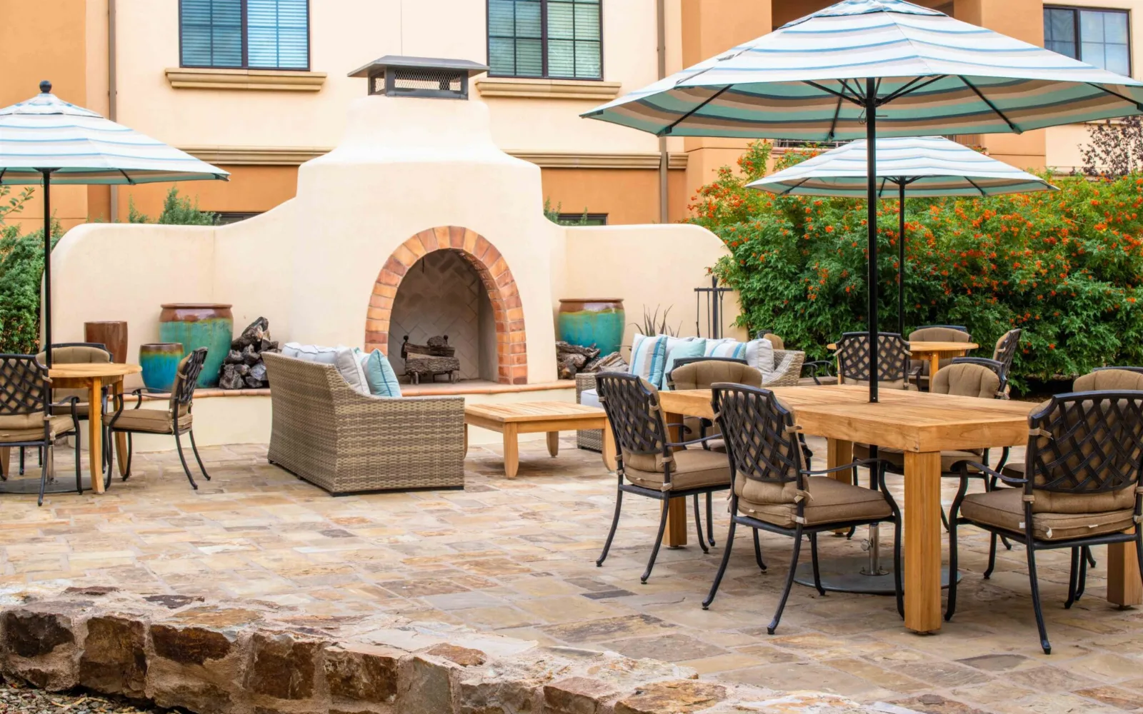 The Maravilla Lounge