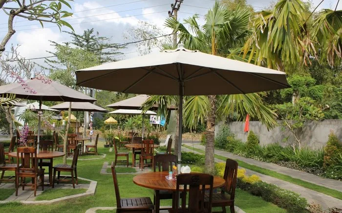 The Naturela Lounge