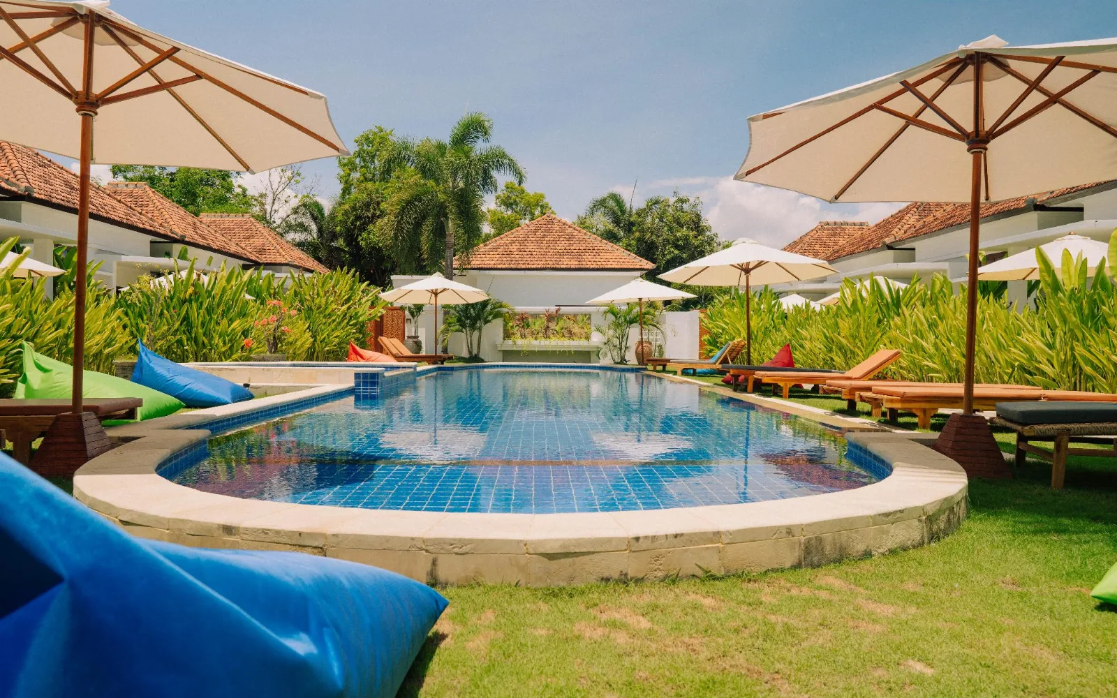 The Nomada Beach Club & Lounge