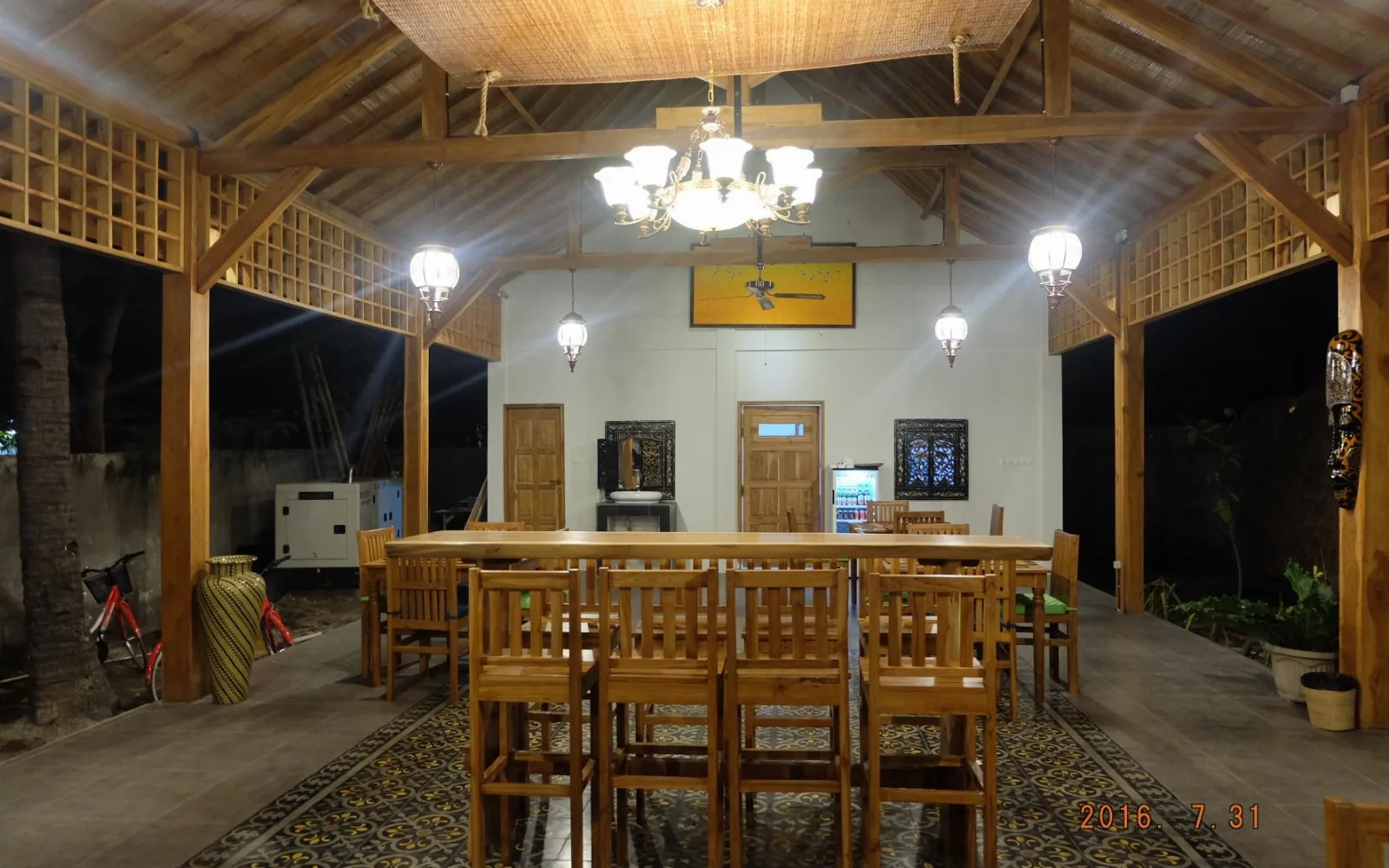 The Paradesa Beach Club & Lounge