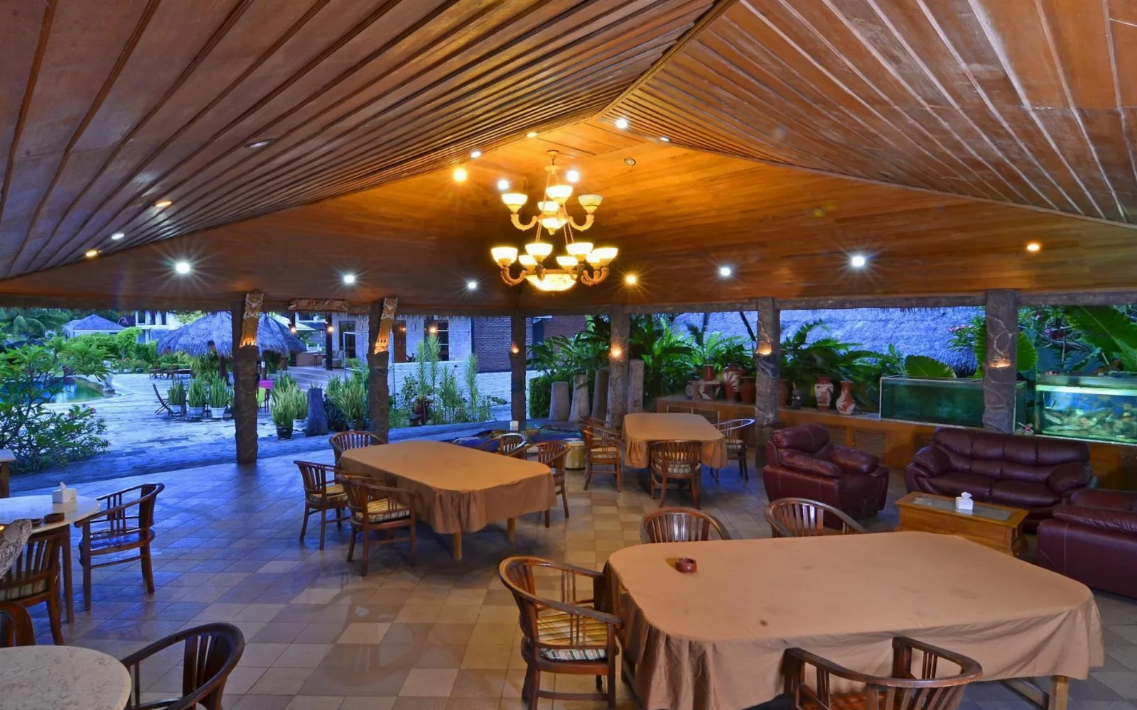 The Pasific Beach Club & Lounge