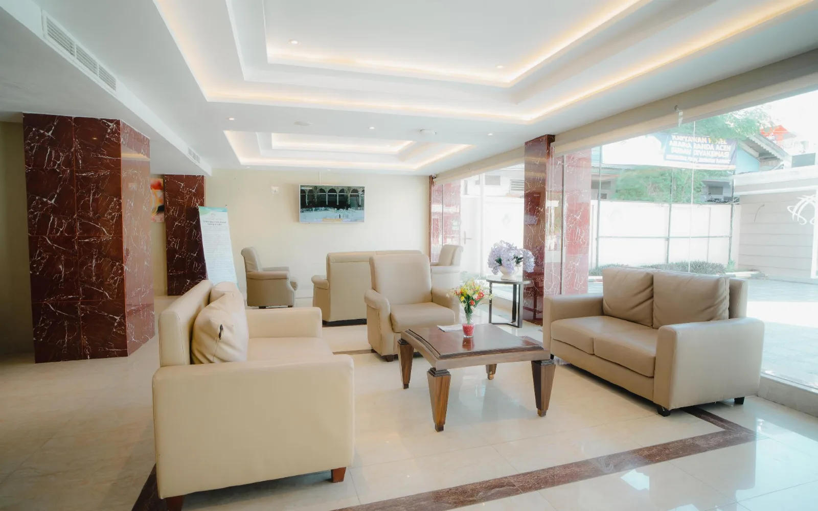 The Portola Lounge at Portola Arabia Hotel
