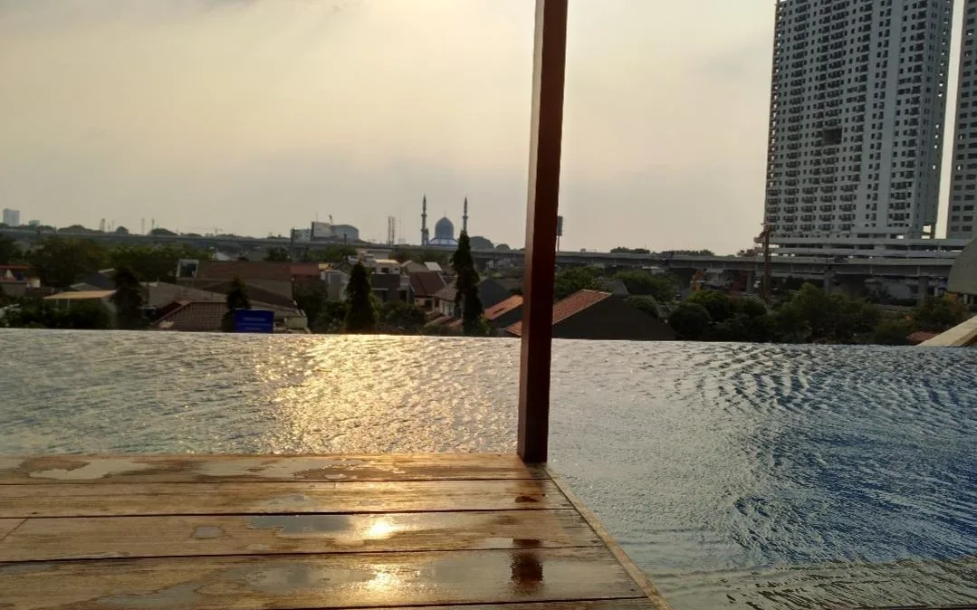 The Restaurant at Apartemen Grand Kamala Lagoon Bekasi Free Wifi