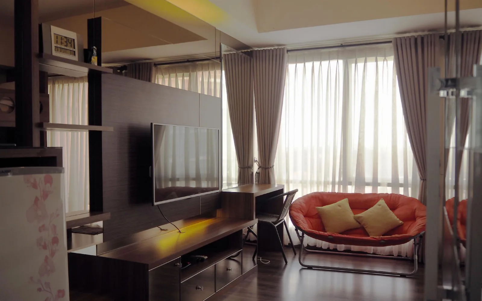 The Restaurant at Apartment Altiz Bintaro, Jakarta
