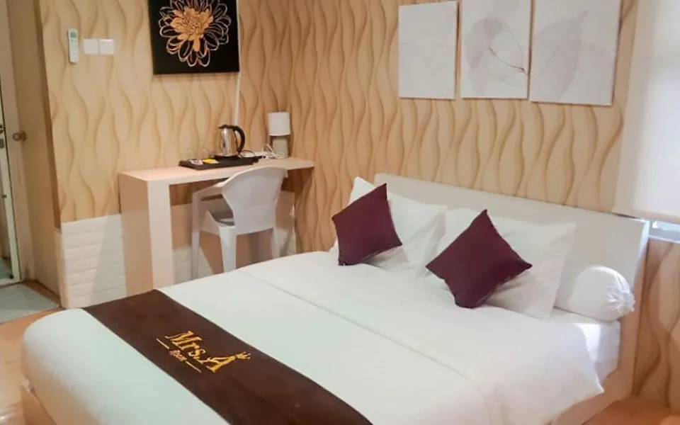 The Restaurant at Comfy Studio Apartment (1 bedroom) near Airport.