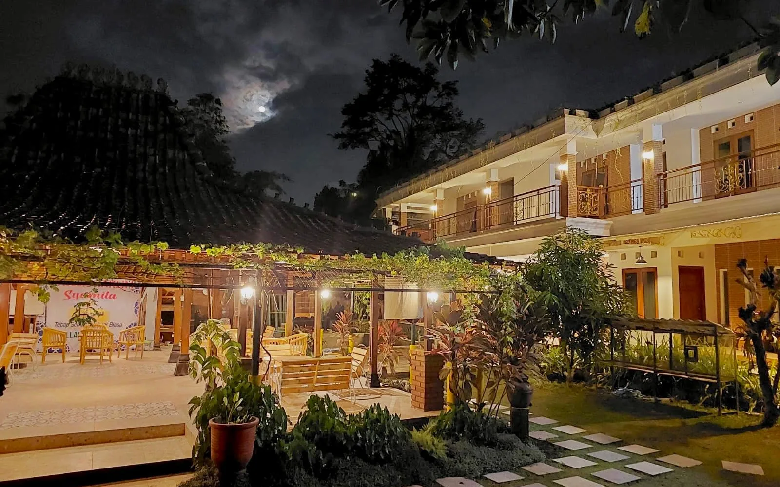 The Restaurant at Homestay Joglo Seruni Syariah
