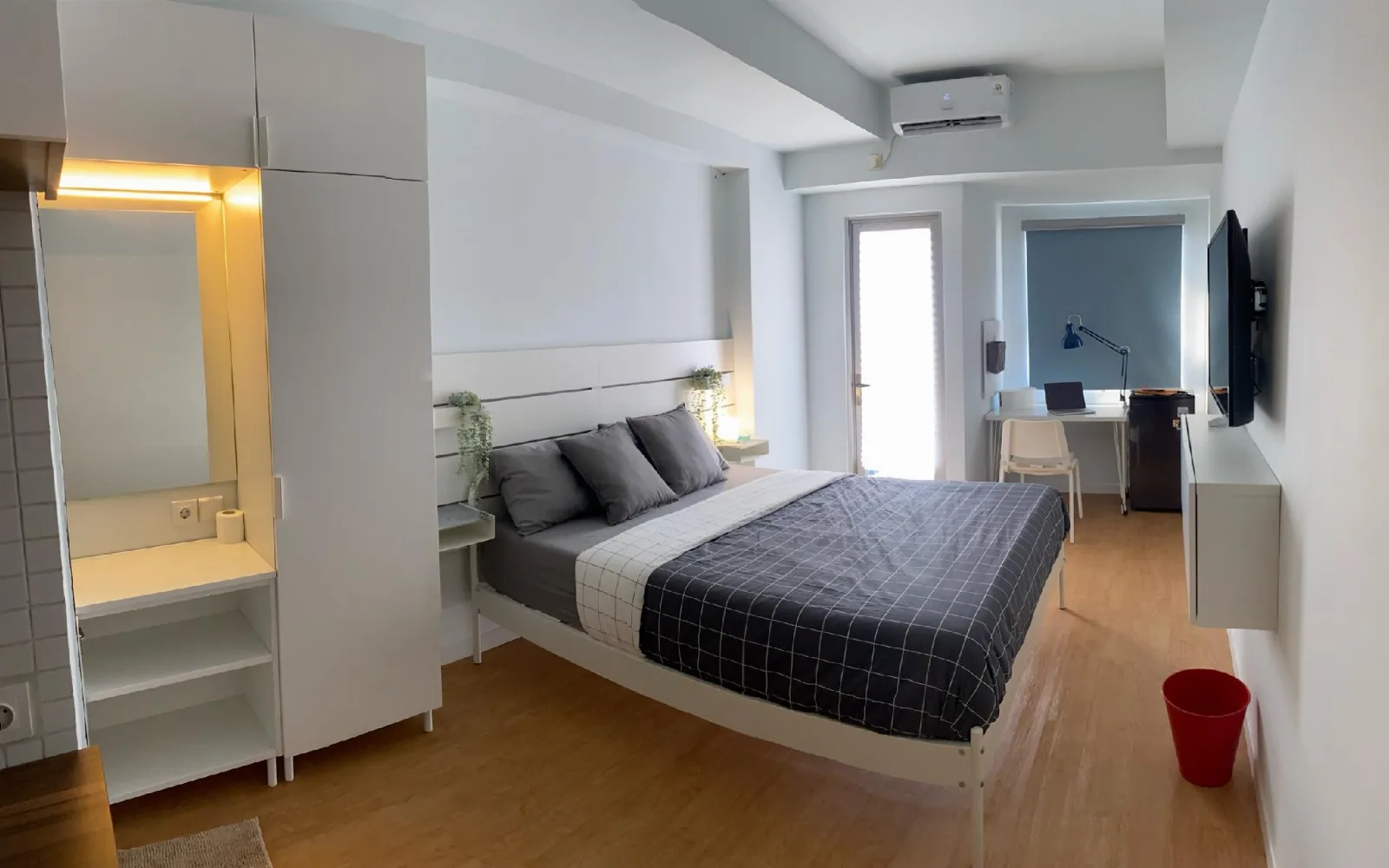The Restaurant at IR Residential Suite w/ Netflix , Disney & Wi-Fi !