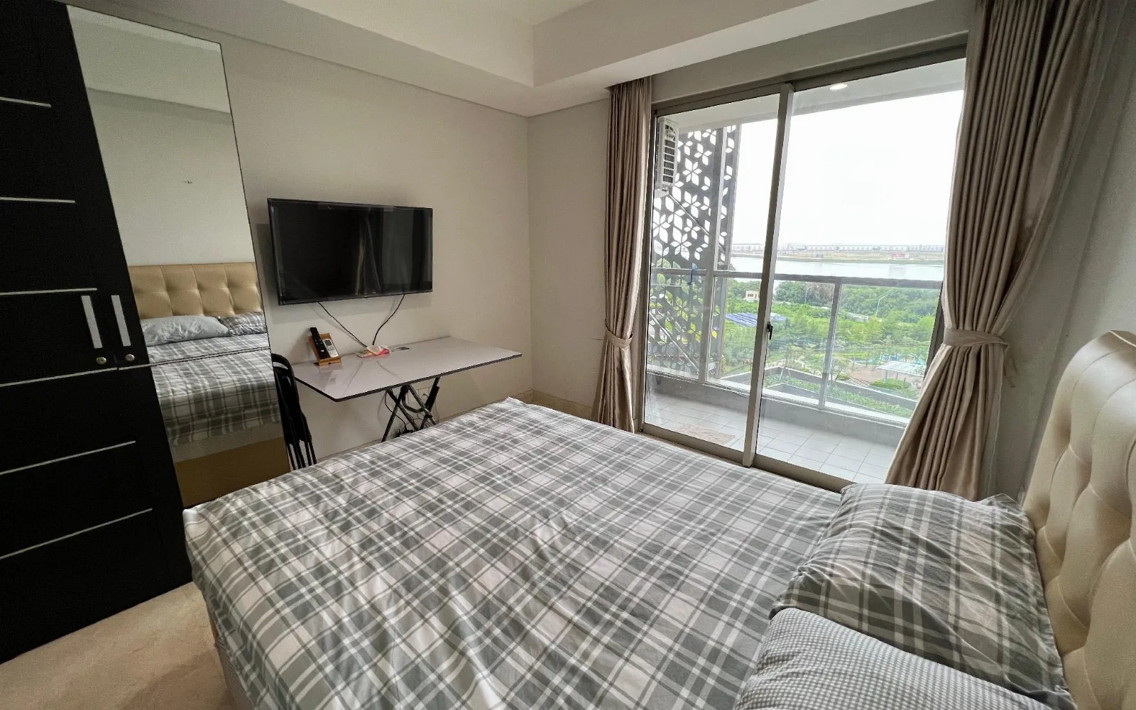 The Restaurant at PIK Gold Coast Sea View Apartment